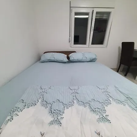Apartment Tolosi 2 *