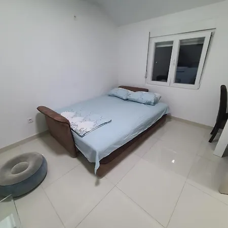 Lejlighed Tolosi 2 *