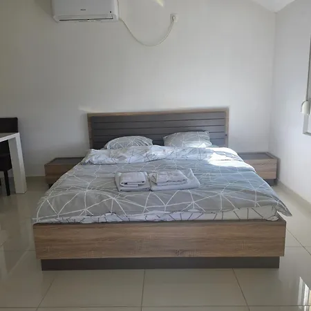 Appartement Tolosi 2 *