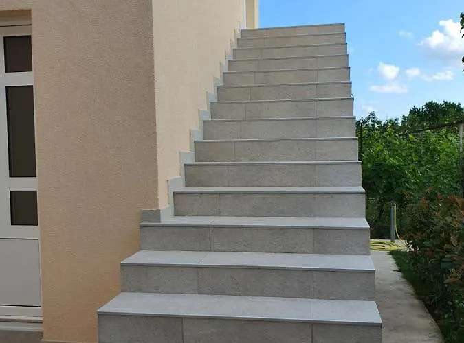 Tolosi 2 * Podgorica