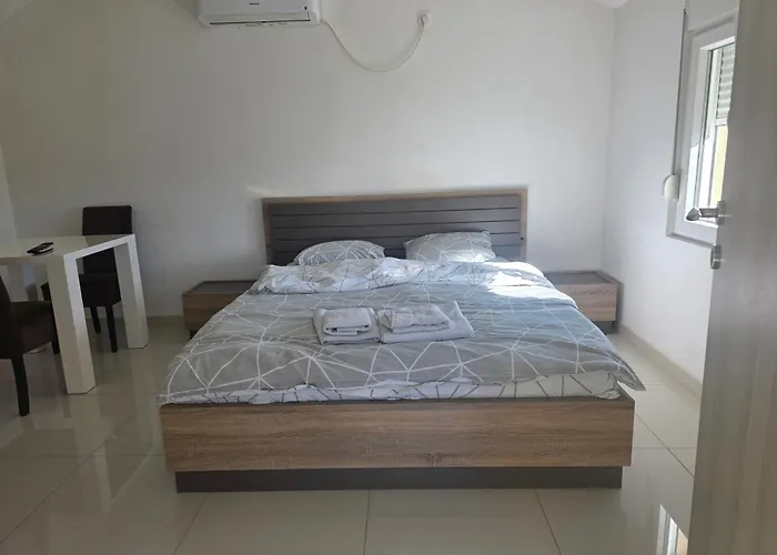 Appartement Tolosi 2 *